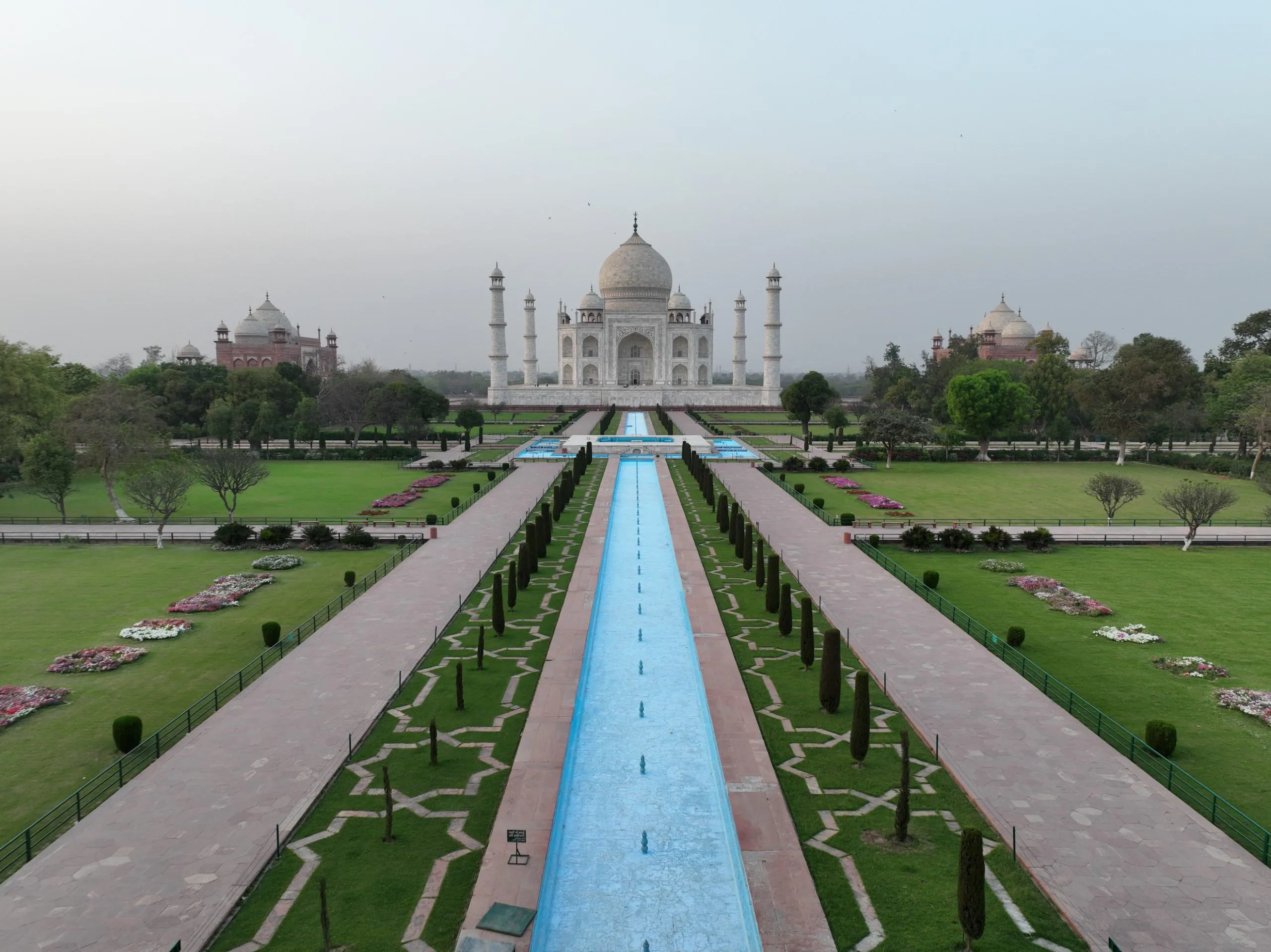 The Taj Mahal with grey sky.